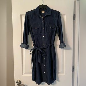 Women’s Gap denim snap-button dress, size M, NWT